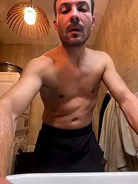 Adventurehotman live sex cam