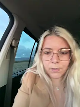 EmyLana live sex cam