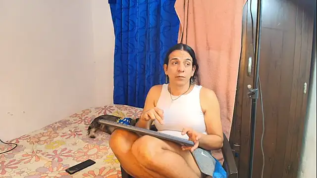 Oh_Tique live sex cam