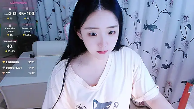 Niannian- live sex cam