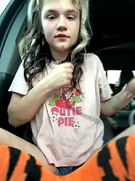 Cutiepiespanks live sex cam