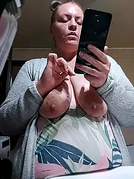 Mommygetnaughty live sex cam
