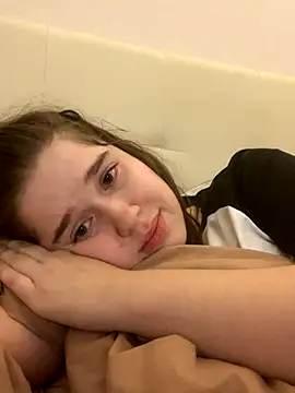 HornyGirlH live sex cam