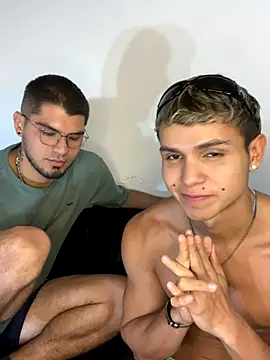 mirallesandbig live sex cam