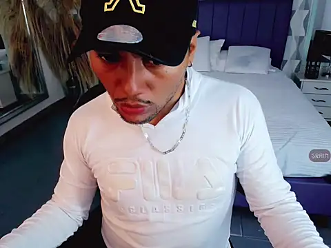 Max_Rivers live sex cam