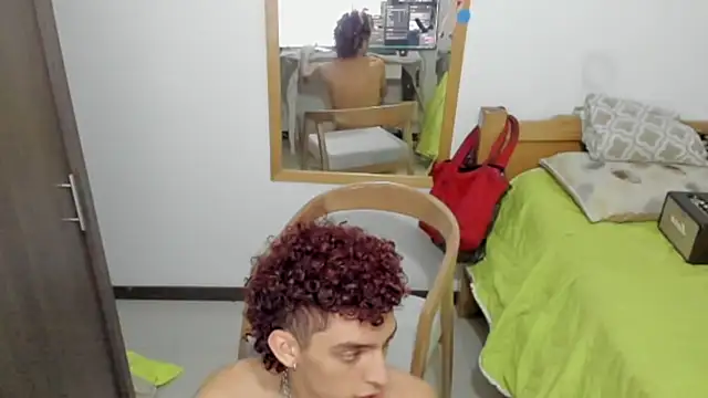 skinnypipe live sex cam