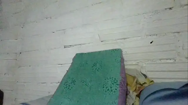 LarryCollin live sex cam