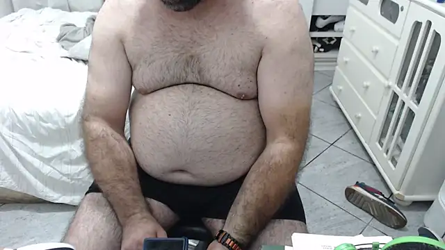 MysterBearMG live sex cam