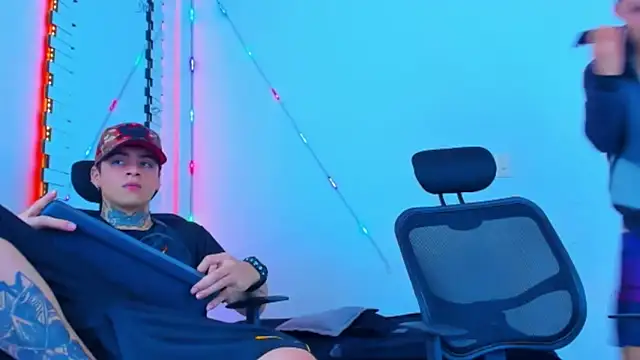 HOT_boy2025 live sex cam