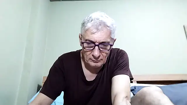 BIGUNCUTHARDCOCK live sex cam
