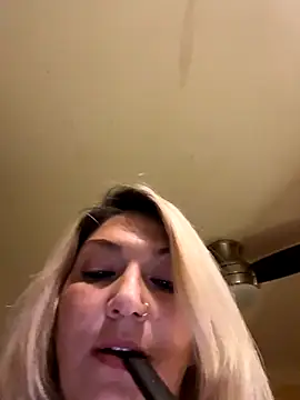 LittleMissEeve live sex cam