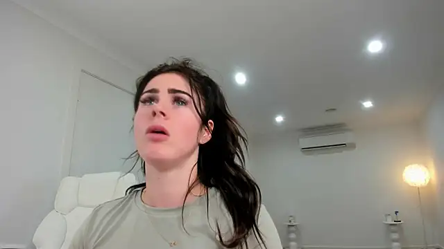 aus_queen live sex cam