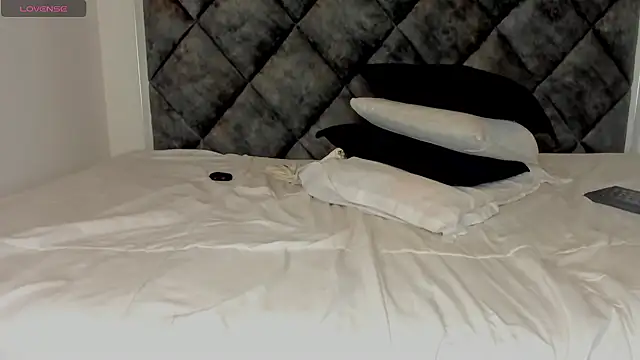 Latrellx7 live sex cam