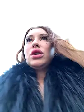 AndreaMood live sex cam