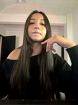 aly_golden_ live sex cam