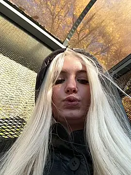 Milkyy_wway live sex cam