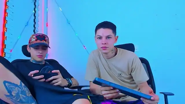 HOT_boy2025 live sex cam