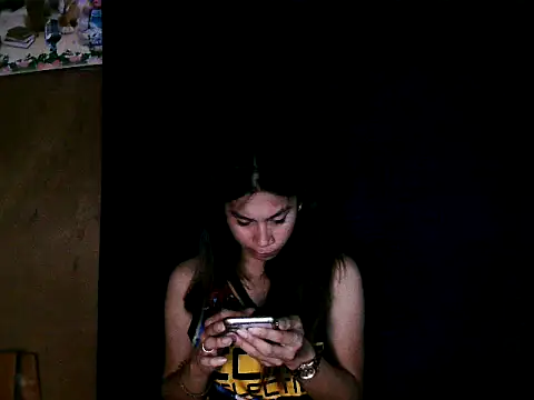 Asian_PrettyAle live sex cam