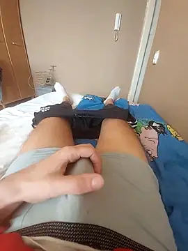 MlodyDres live sex cam