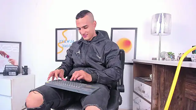 Michael_Blaze live sex cam