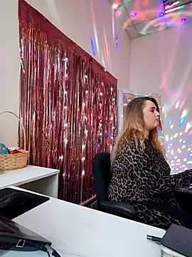 Juicy_PeachLux live sex cam