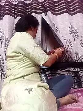 Gullapi live sex cam
