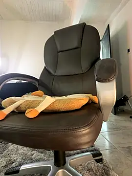 aly_golden_ live sex cam