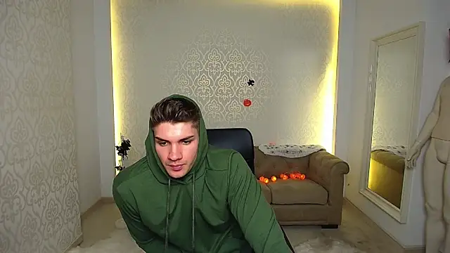 MaxKaiden live sex cam