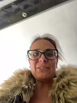 NataKitten live sex cam