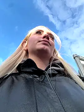 Milkyy_wway live sex cam