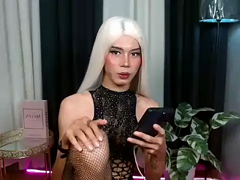 MissTransStella69 live sex cam