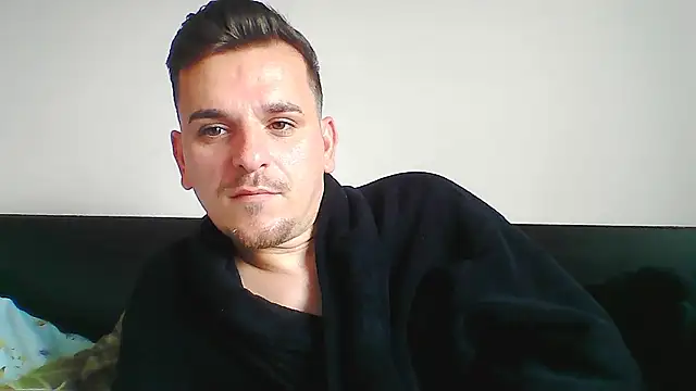 Huge_cock22cm live sex cam