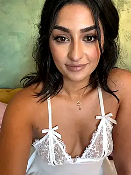 Mia_spicyy live sex cam