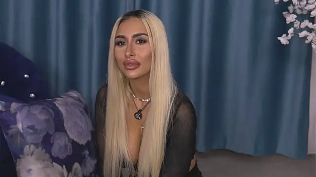 GoldenAmber live sex cam