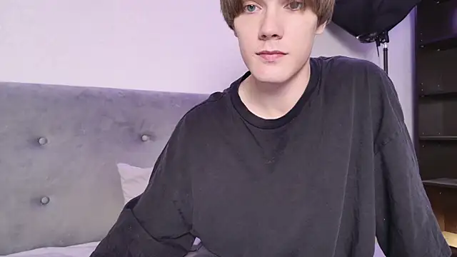 callmenineoneseven live sex cam