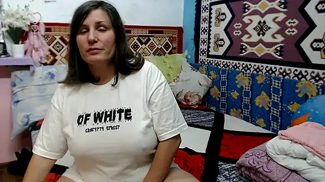 AdelineBlueEyes live sex cam