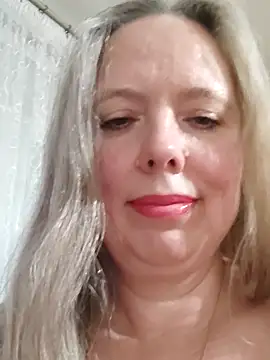 Irina3718 live sex cam