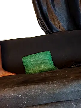 Daisymelaninblack live sex cam