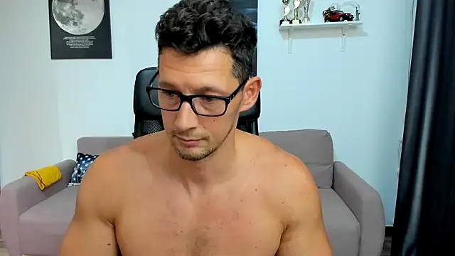 BrutusK08 live sex cam
