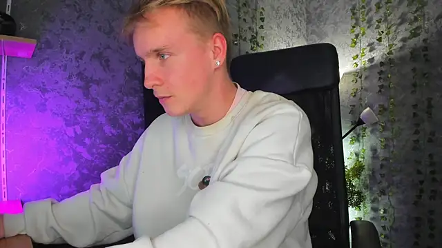 AlexxSweet live sex cam