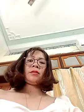 Mizzu-mi live sex cam