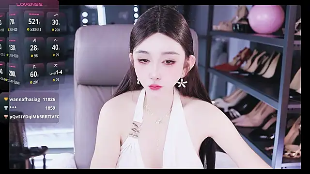 Liora- live sex cam