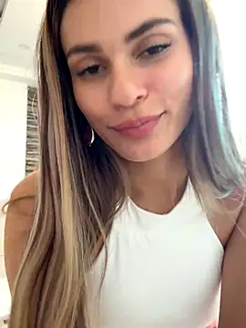 cuteluci_ live sex cam