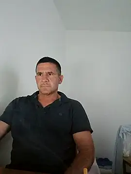 Mister1985 live sex cam
