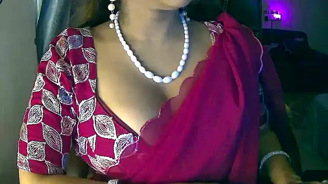 Cute-Tara live sex cam