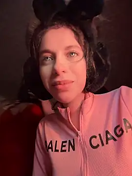 Queentaraf999's web cam