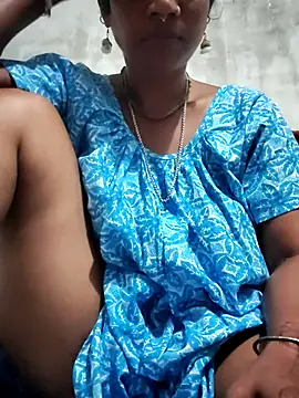 Hotty-dola live sex cam