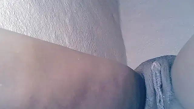 Chloe2001's web cam