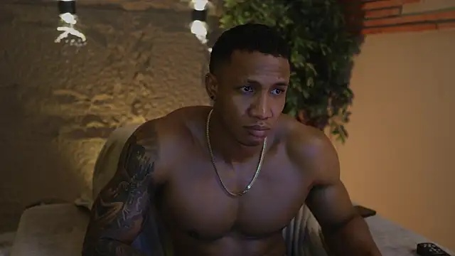 Logan_Varela live sex cam