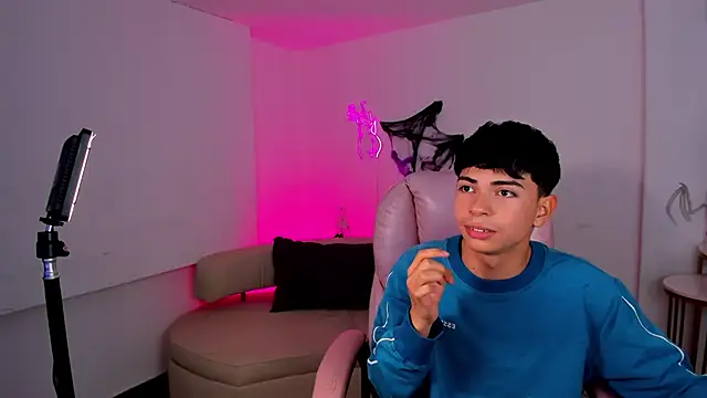 Peter_chase live sex cam
